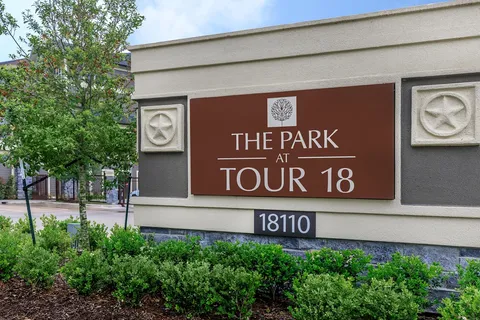 Park at Tour 18 - 10