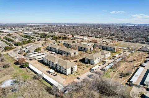 Landings of Carrier Parkway - Photo 29 of 73