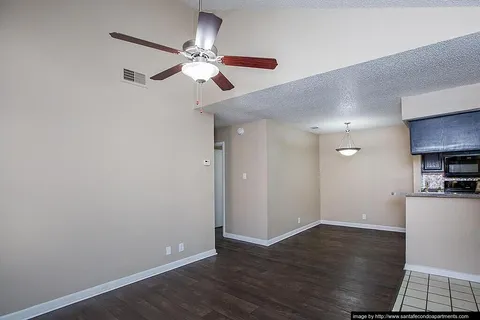 Santa Fe Condo's - Photo 4 of 5