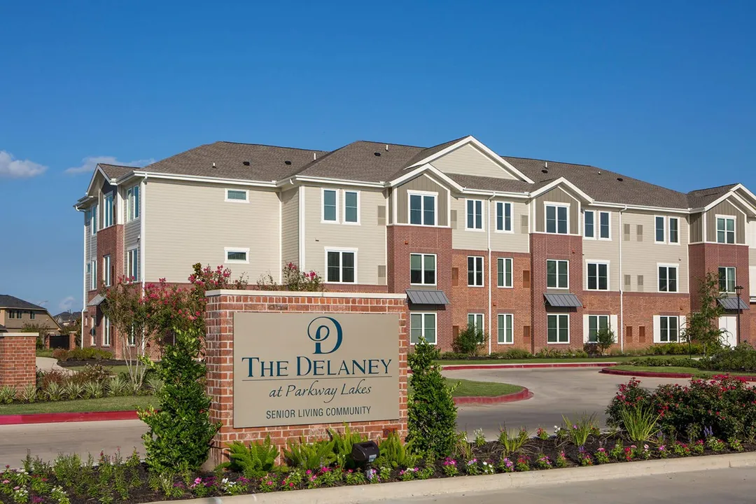 Delaney at Parkway Lakes - Photo 8 of 12