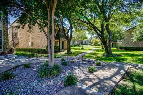 Courtyard - Photo 19 of 29