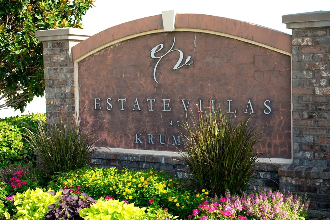 Estate Villas at Krum - Photo 27 of 67