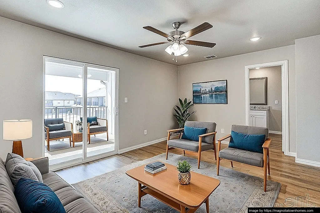 Magnolia Townhomes - Photo 4 of 12