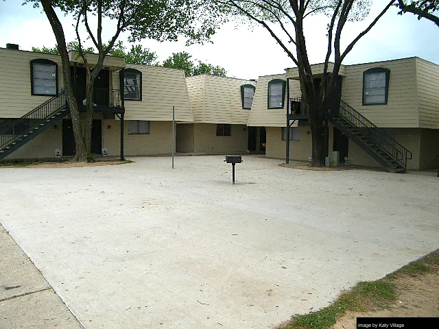 Katy Village/Spanish Court Yard - Photo 3 of 17